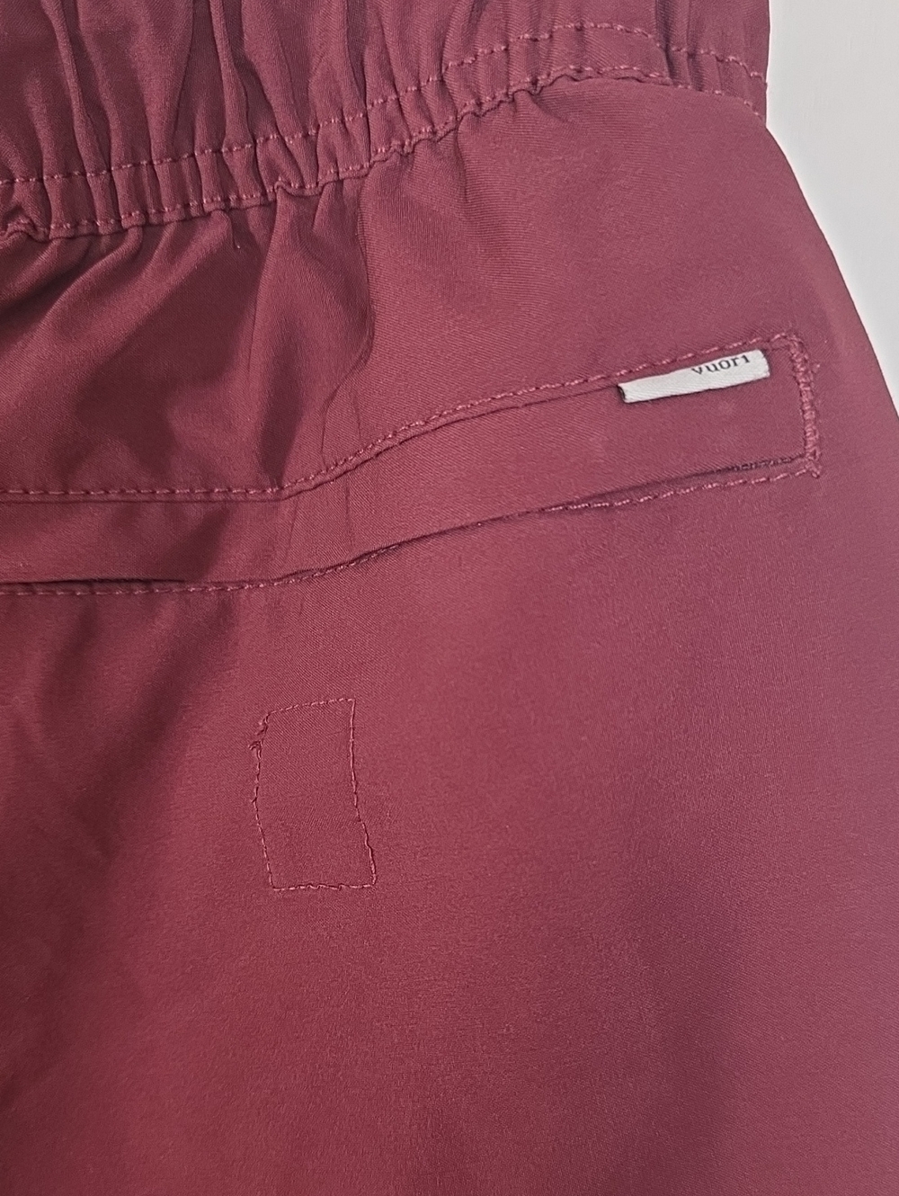 Vuori Burgundy Medium Performance Shorts NWOT - Picture 5 of 6